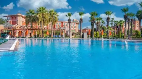 Mega Saray, Turkiet
